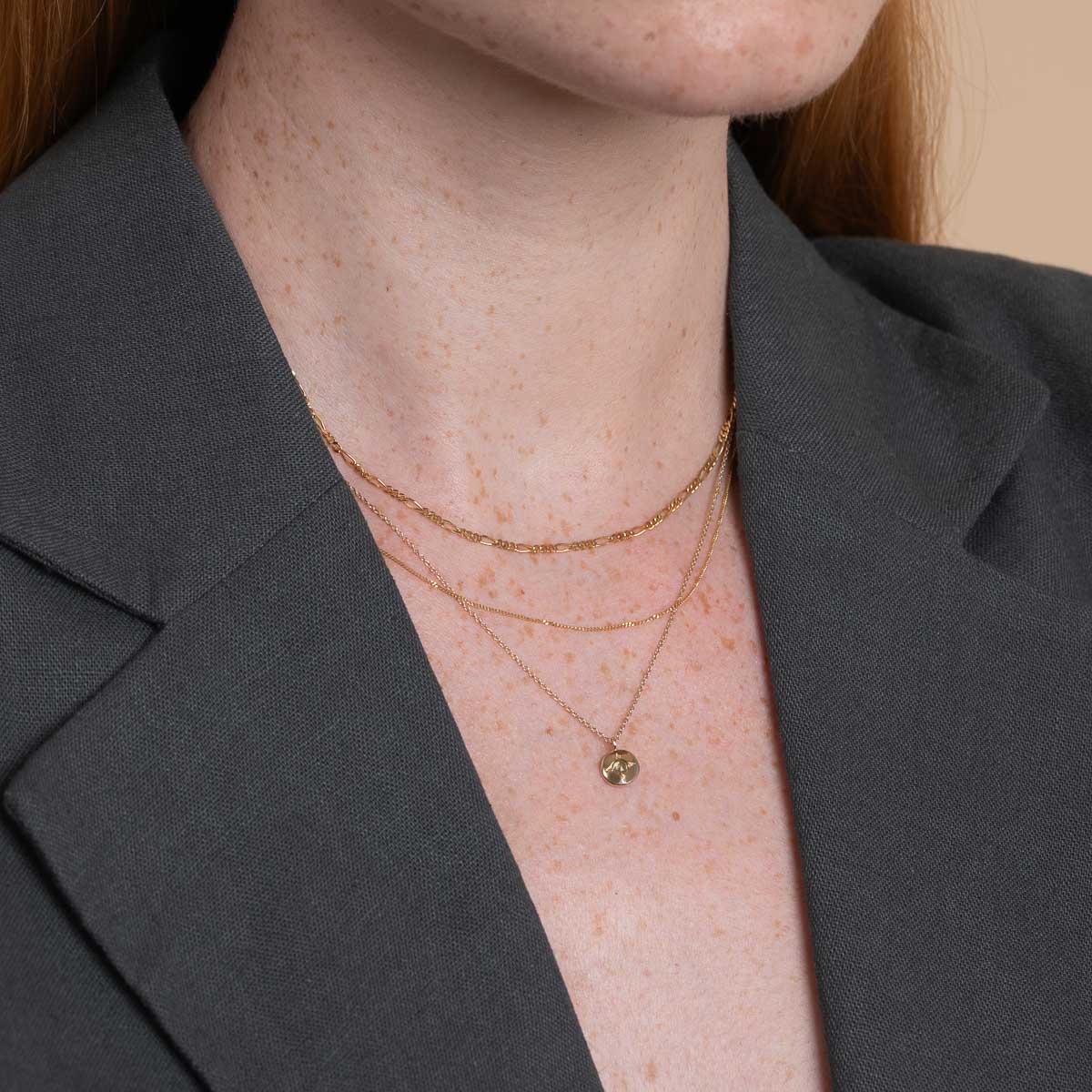 August Peridot - August Peridot Birthstone Necklace in Solid Gold - Pendant Necklace - Astrid &amp; Miyu