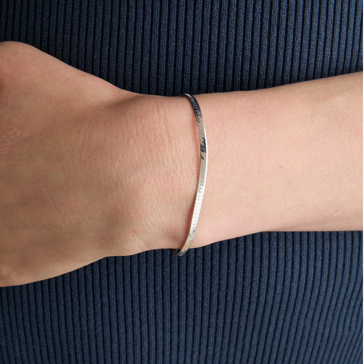 Bracelets - Essential Snake Chain Bracelet in Silver - Chain Bracelet - Astrid &amp; Miyu