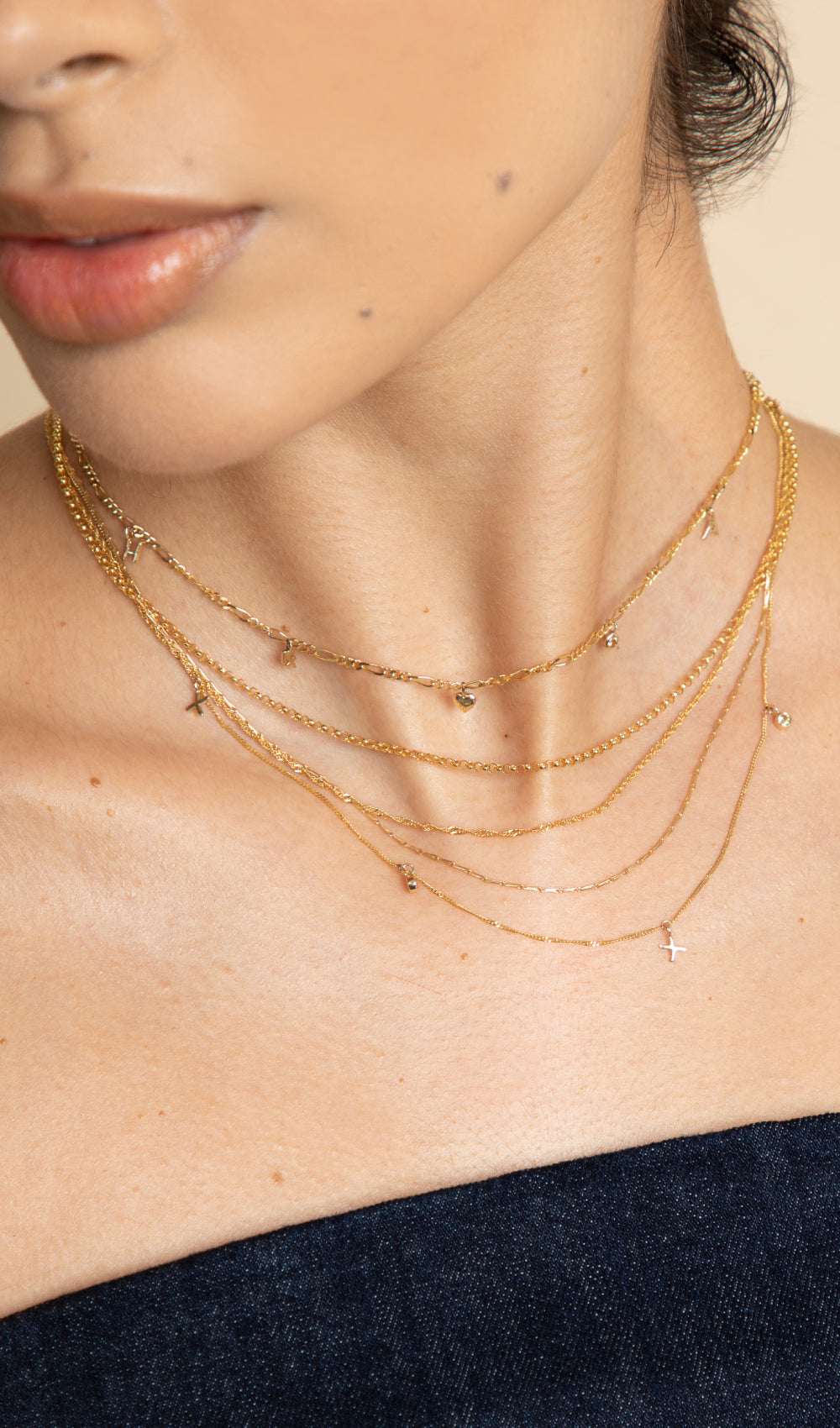 Desktop_Necklace-Astrid & Miyu