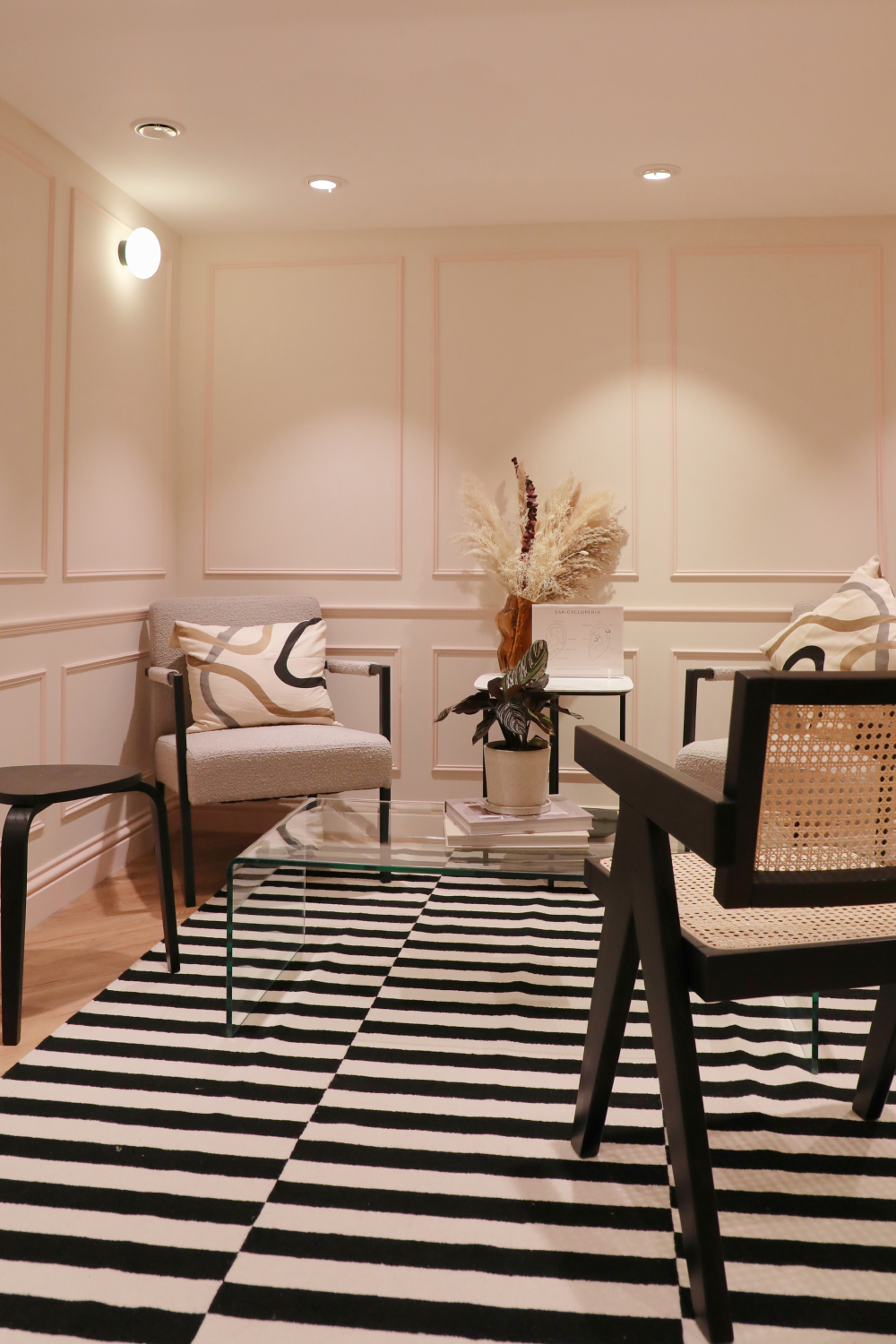 Elevated_finishes_glasgow-Astrid &amp; Miyu