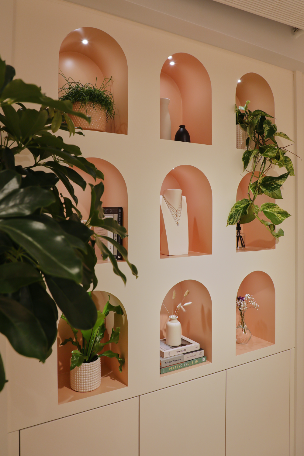 Iconic_arches_dublin-Astrid &amp; Miyu
