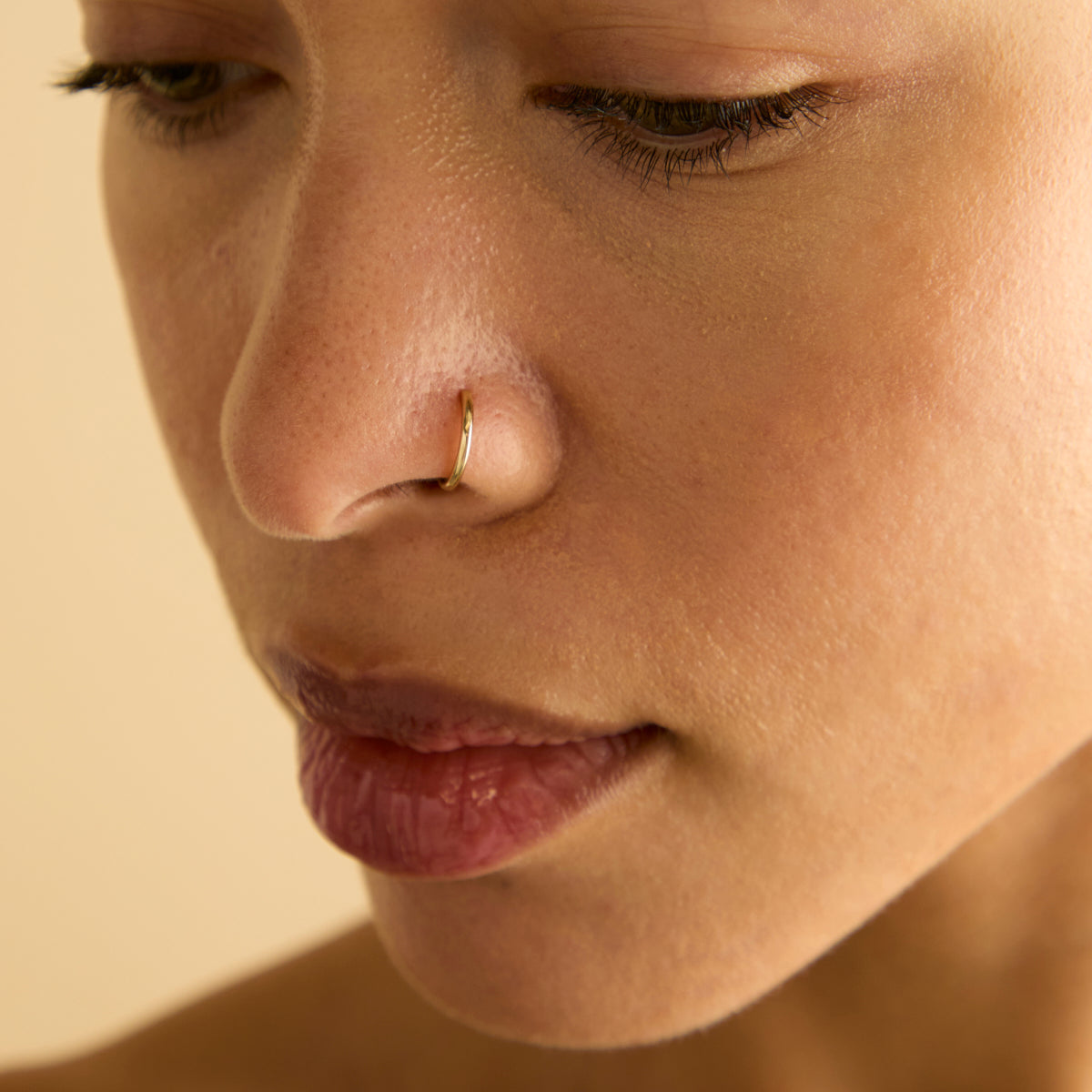 Earrings - Seamless Hoop 1.2mm in Solid Gold - - Astrid &amp; Miyu