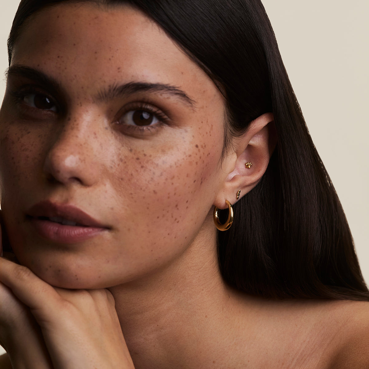 Paw Titanium Piercing Stud in Gold-Astrid &amp; Miyu
