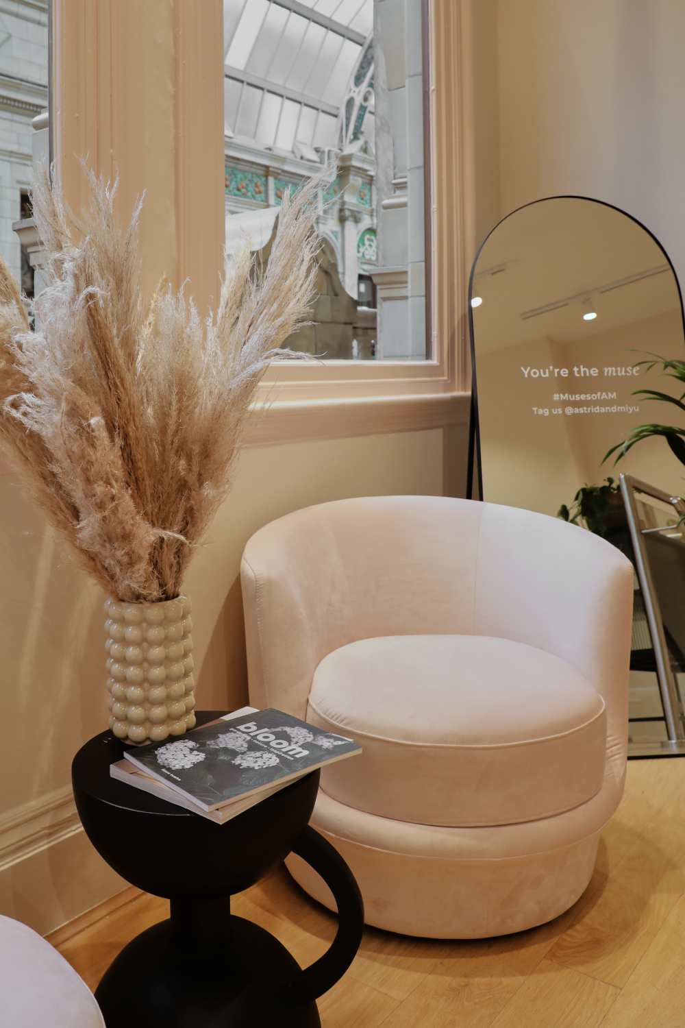 Plush_seating-Astrid &amp; Miyu