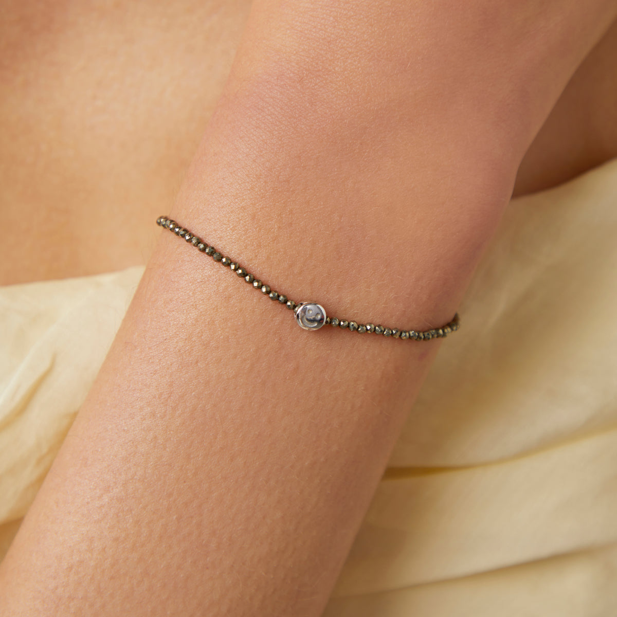A&M Junior Collection - Smiley Click Charm in 9k White Gold - Click Charm - Astrid &amp; Miyu