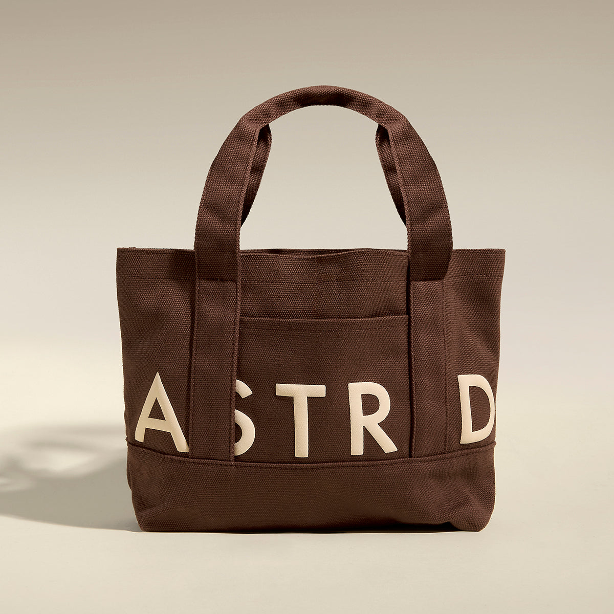 Q4_SG_Services_Flatlays1973-Astrid &amp; Miyu