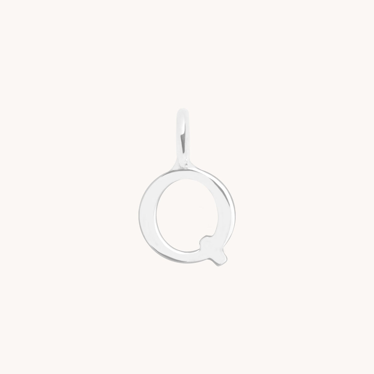 Initial Charms - Q Initial Charm 9k White Gold - Welding Charm - Astrid &amp; Miyu