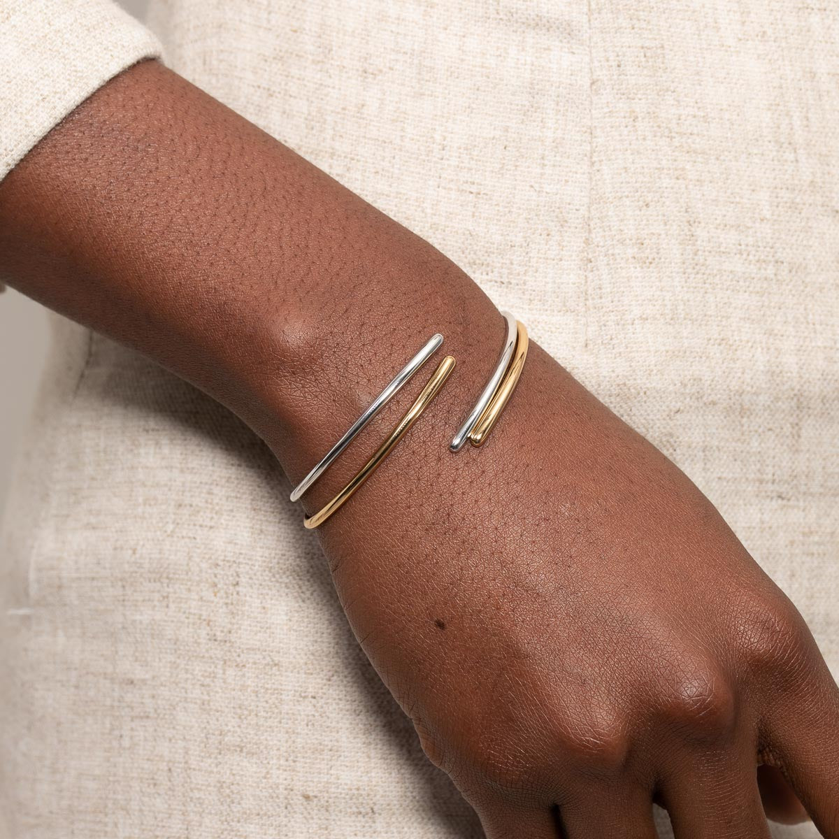 Bracelets - Twist Cuff in Silver - Bangle - Astrid &amp; Miyu