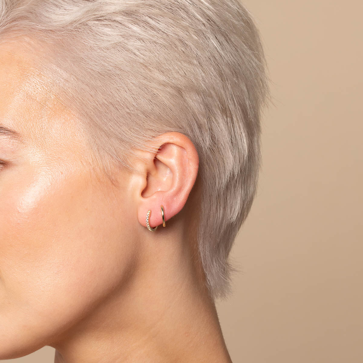 Earrings - Gem Piercing Hoop in Solid Gold - Piercing Hoop - Astrid &amp; Miyu