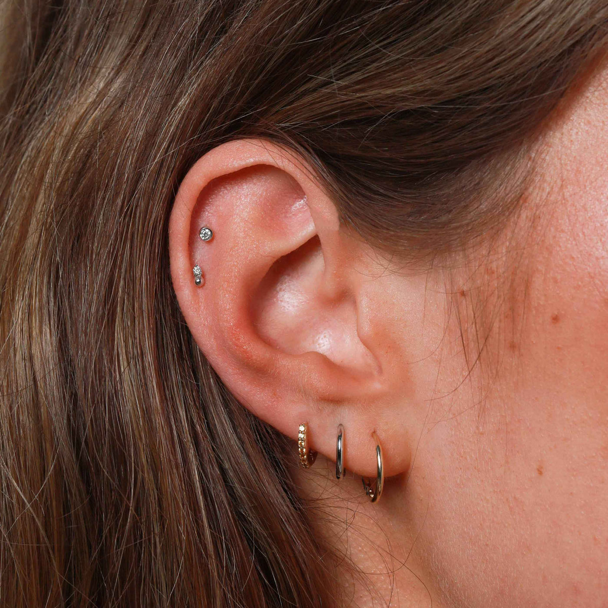 Simple Hoops in Solid White Gold - Hoop Earrings - Astrid &amp; Miyu